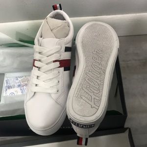 tommy hilfiger lireai sneakers